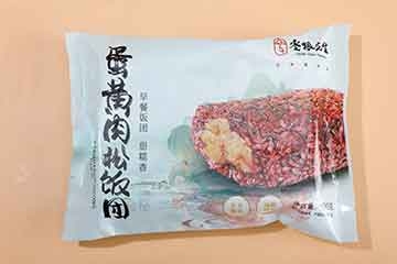 蛋黄肉松饭团